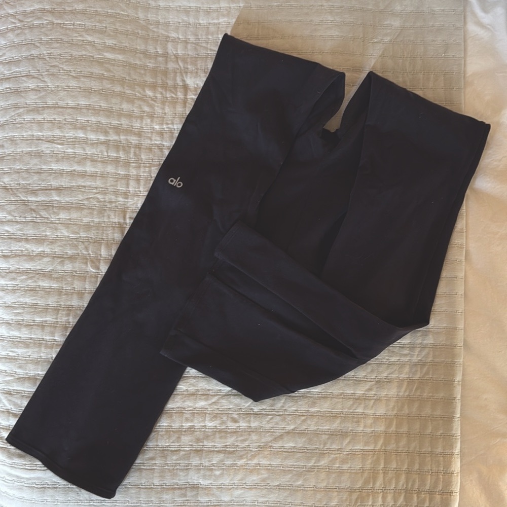 ALO // high waist flutter legging - Picture 4 of 8